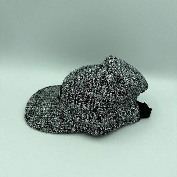 Supreme hat - Picture 2 of 4